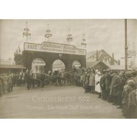 1922: Jubiläum 50 Jahre Wiesn-Märzen im Schottenhamel (c)Schottenhamel Familienfotoarchiv